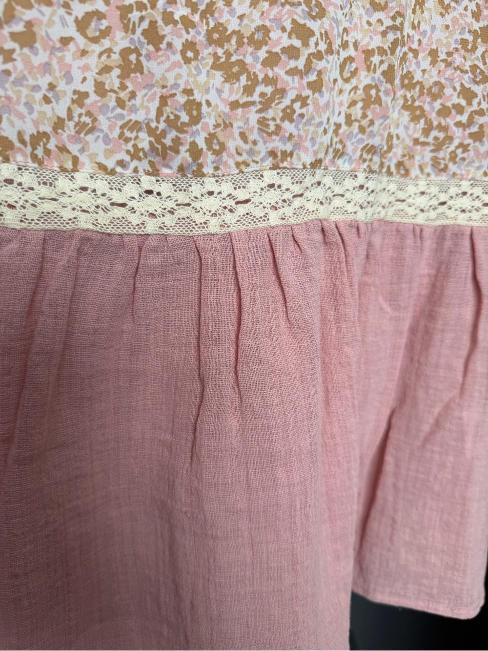 Umgee Rose Pink Floral Lace Yoke Flutter Sleeve Peplum Top - Picture 5 of 6